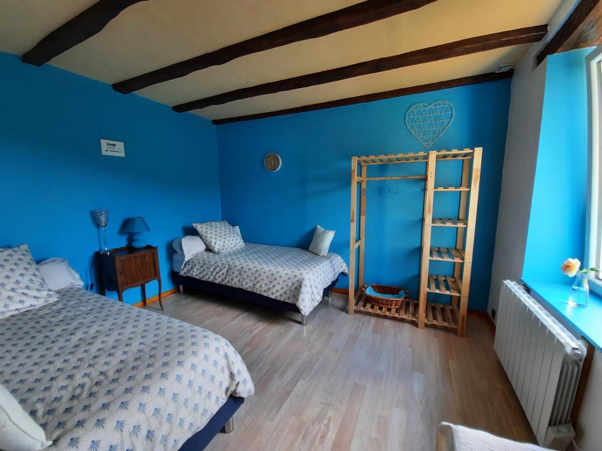 Le Logis Des 3 Coeurs Chambre La Boheme Bed & Breakfast Saint-Cernin-de-l'Herm Exterior photo